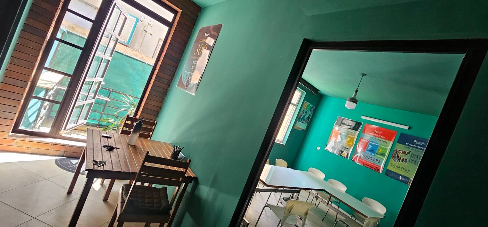 فضای کلاسهای آموزشی مایلز